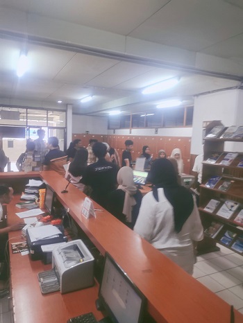Kunjungan Pemustaka Membludak! Perpustakaan UNTAG Surabaya Jadi Pusat Aktivitas Akademik di Bulan Oktober 2025
