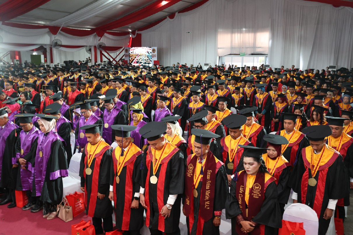 Untag Surabaya Wisuda 1.470 Mahasiswa, Usung Tema “Akar Lokal, Kontribusi Global”